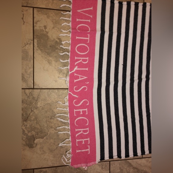 Victoria Secret Blanket Tassels  Pink Striped Black And White Authentic Knitted - Picture 2 of 9